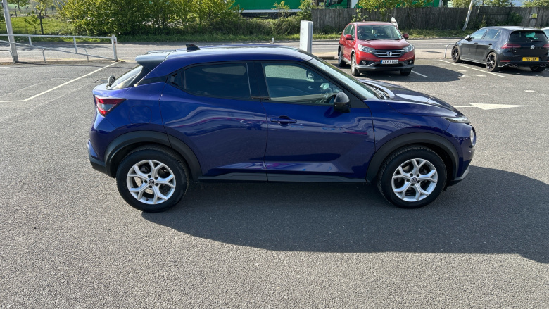 Nissan Juke 1.0 DiG-T N-Connecta 5dr Petrol Hatchback
